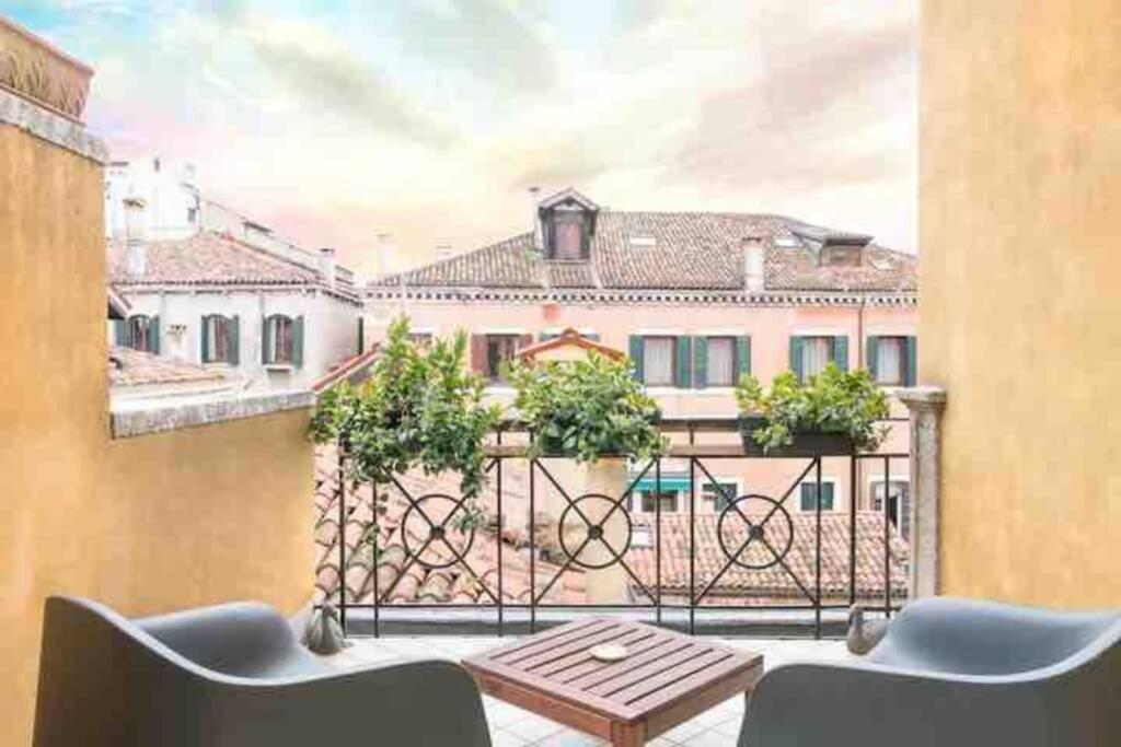 Ca' Pesaro Rooftop Terrace Apartment. Venetië Buitenkant foto